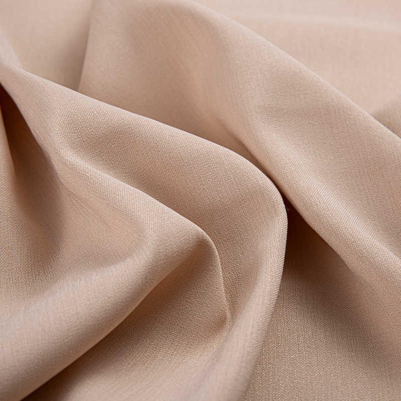 DS586 Glat og åndbart Doris 3/1 twill Polyester Lys Pink stof