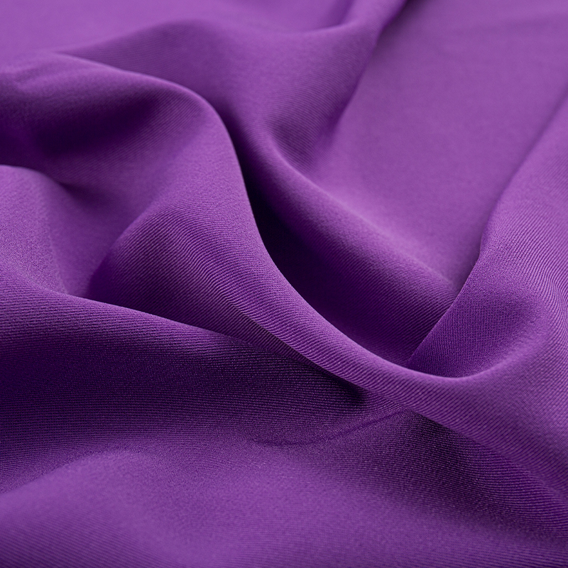 HY070 Lilla komposit silkeskud stretch 2/2 twill tøjstof